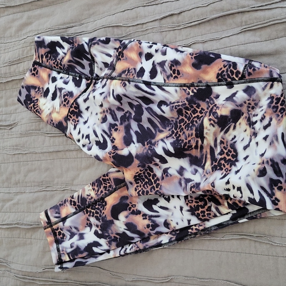 Free Leaper Animal Pring Leggings Size S with Pockets